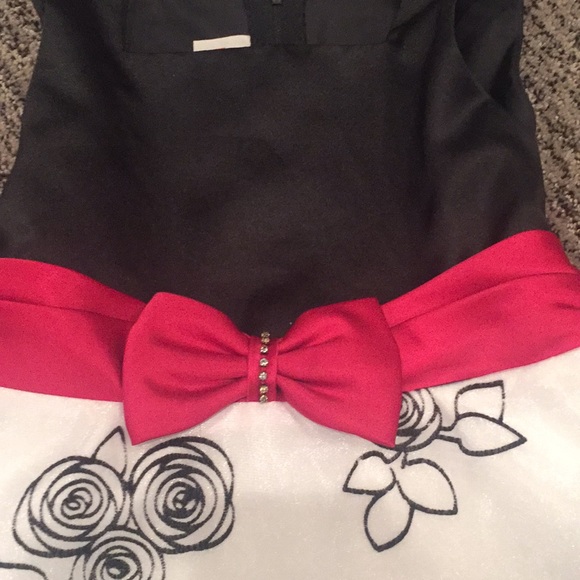 Dress - Picture 2 of 5